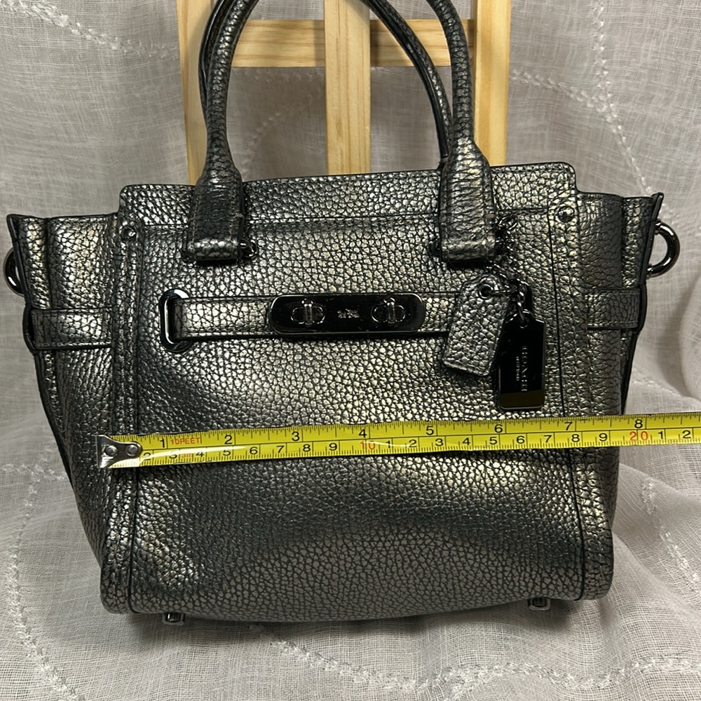 Coach Swagger leather in silver grey handbag - Picture 5 of 16